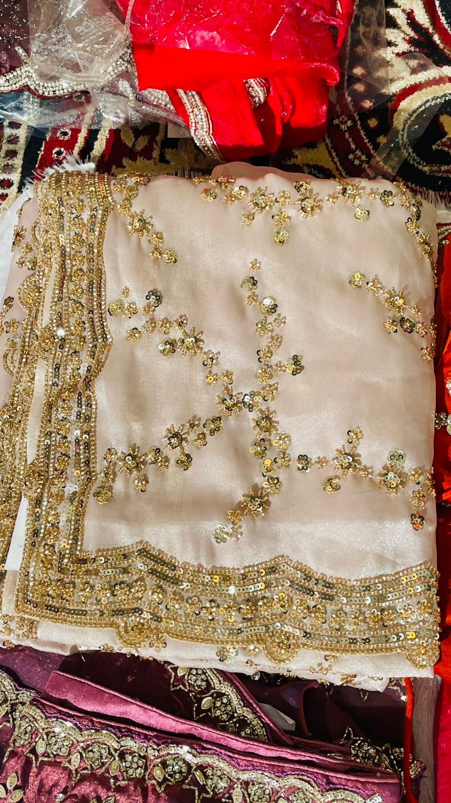 Luxurious PURE SILK RGOLDEN WHITE SAREE with and Handwork PURE SILK GOLDEN WHITE SAREE